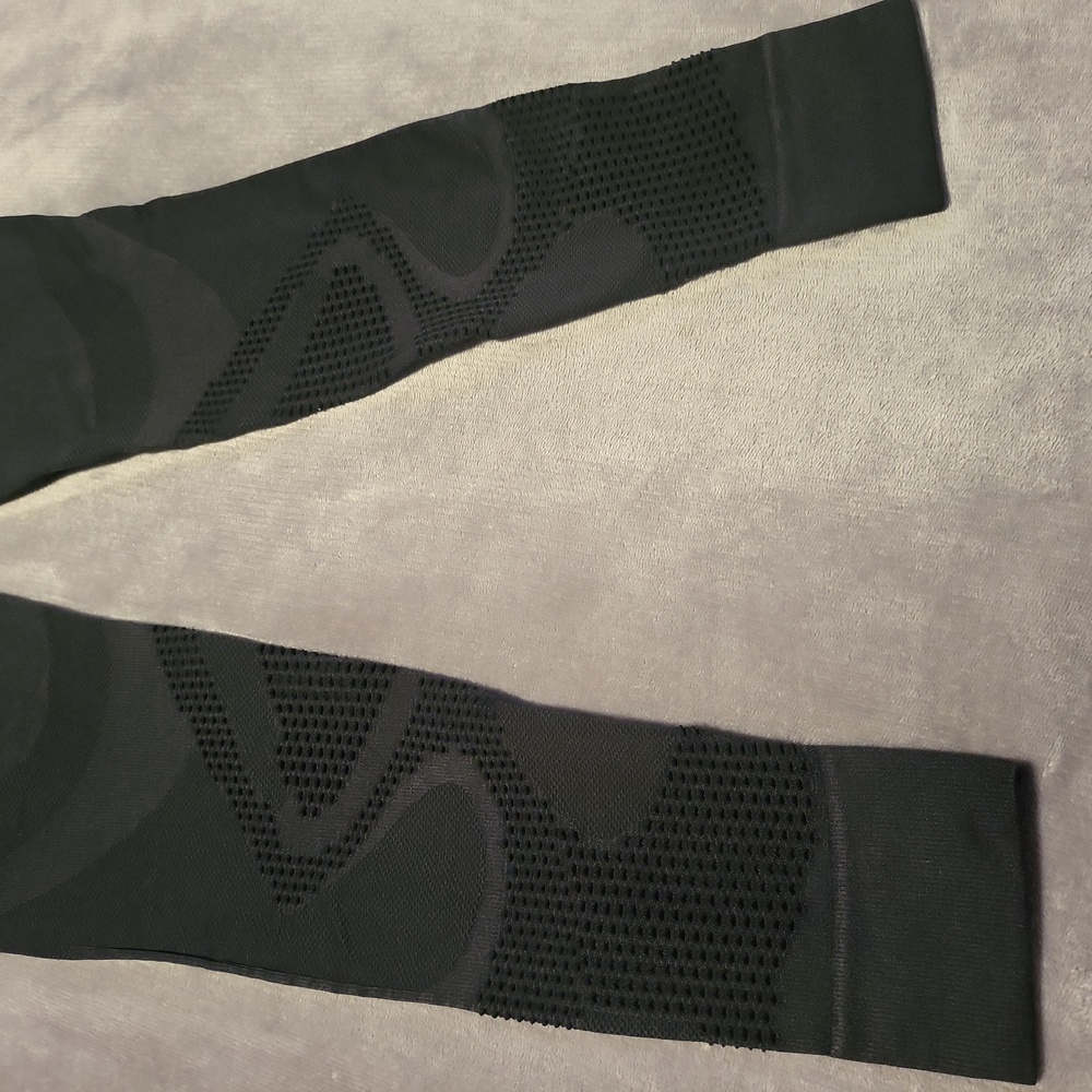 Fabletics leggings - Picture 2 of 5